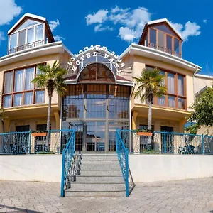 Vaki Hotell